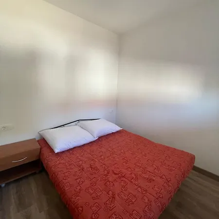Appartement Maksan 2 *